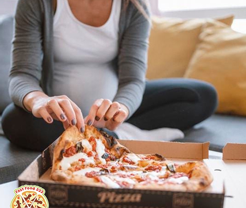 خطر خوردن پیتزا در دوران بارداری